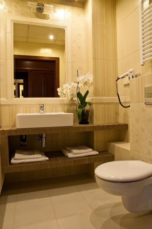 Dwor Kresowy Hotel Radymno Kamer foto