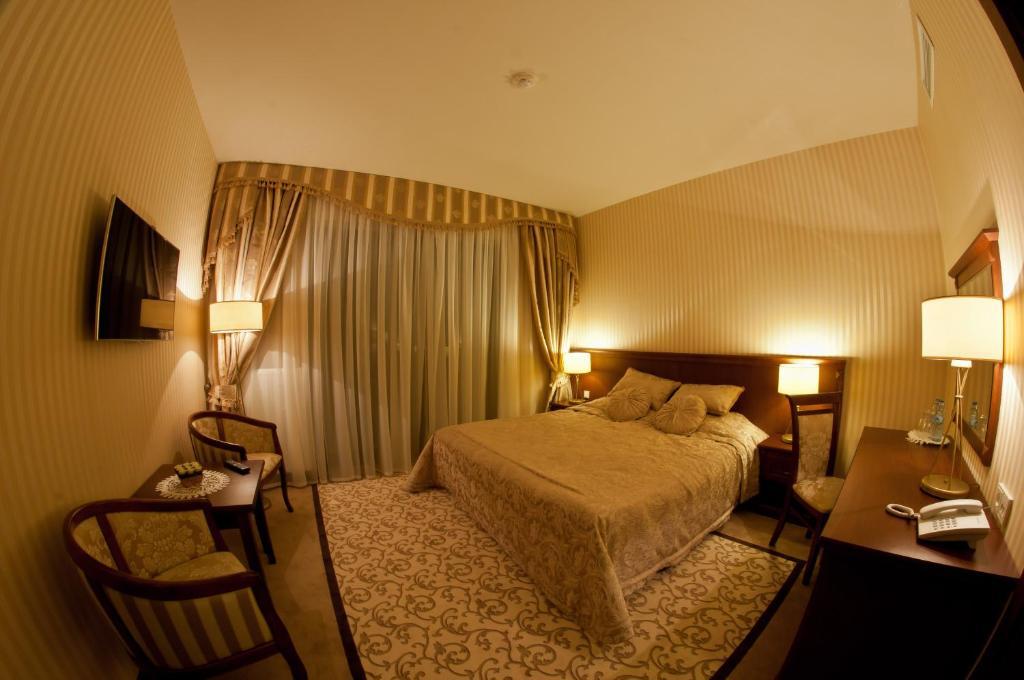 Dwor Kresowy Hotel Radymno Kamer foto