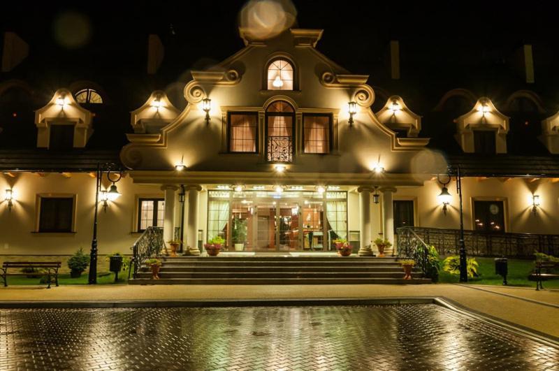Dwor Kresowy Hotel Radymno Buitenkant foto